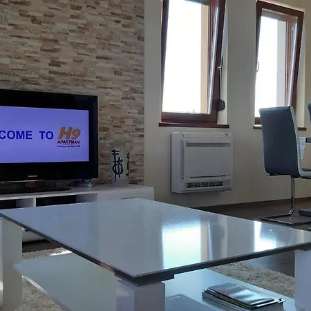 In 36663 Апартаменты *