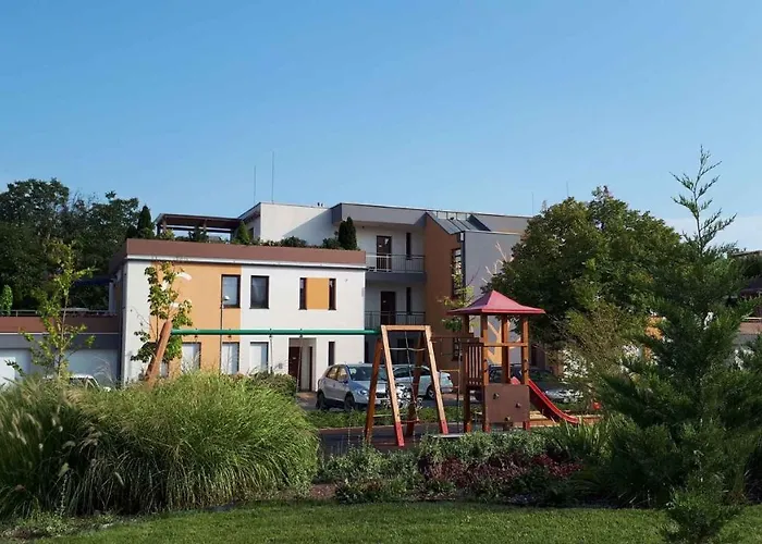 In 36663 * Balatonalmádi