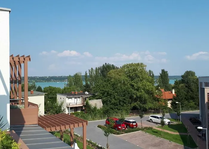 In 36663 Balatonalmádi